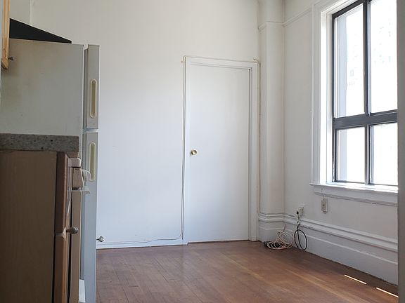 4th image of 300 W 49th St APT 802