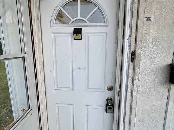 4th image of 42 Climax St