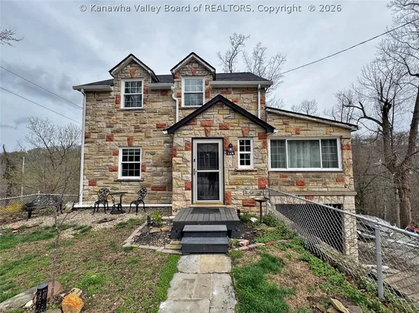 726 Amity Dr, Charleston, WV 25302