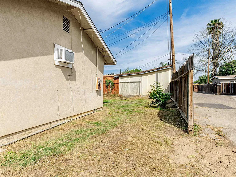 522 Sierra Dr — Photo 13