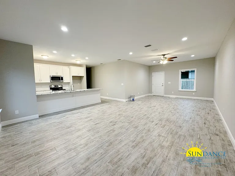 17 Cape Dr #B — Photo 3