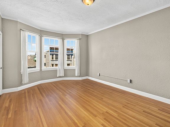 2nd image of 1595 Greenwich St #31