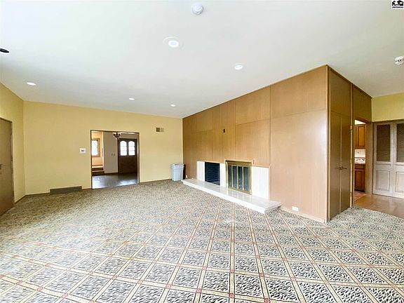 4th image of 310 W 19th Ave