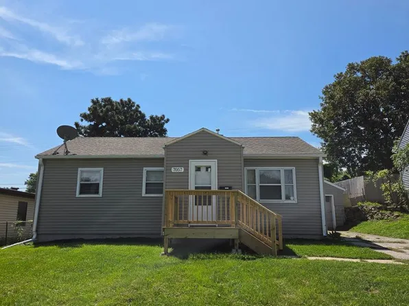 7057 Binney St, Omaha, NE 68104