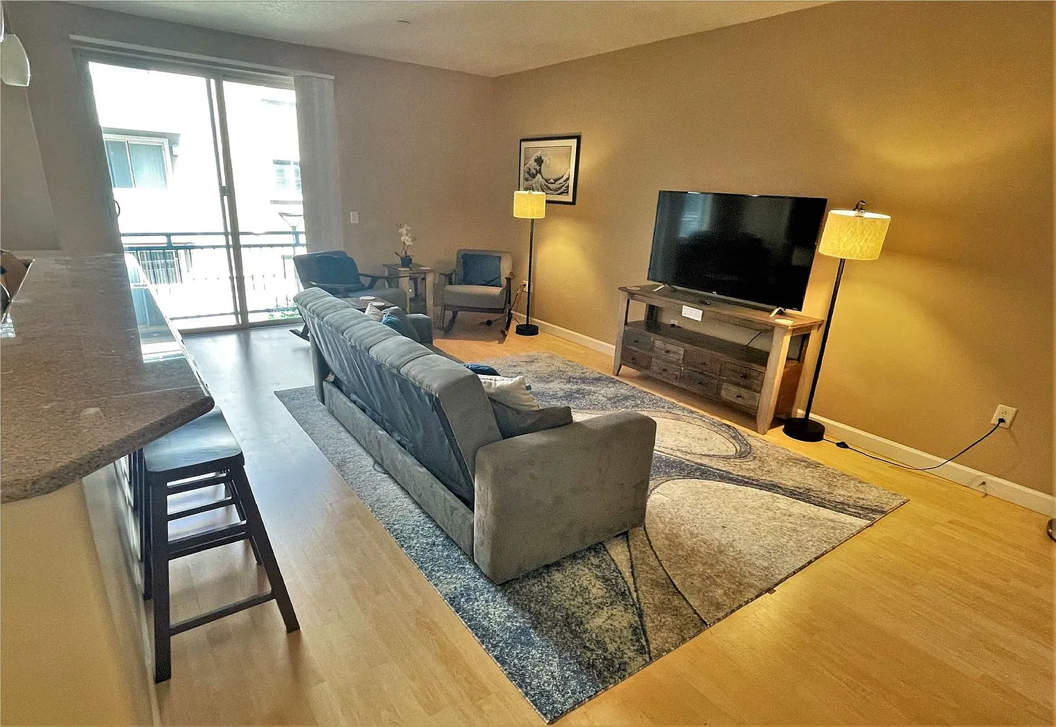 1 bed, 1.0 bath, 839 sqft, $3,614 — Photo 3