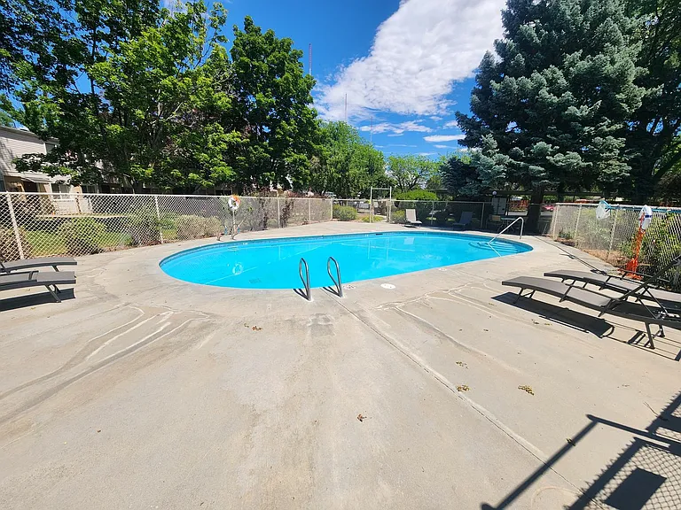 896 S Curtis Rd — Photo 2