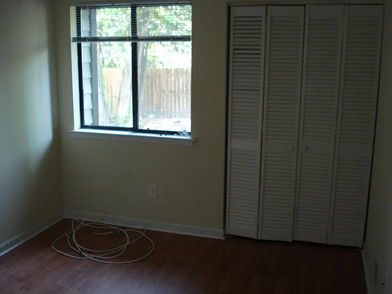 268-2nd bedroom upstairs