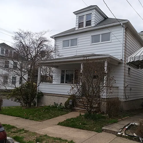 400 Madison St Photo 1