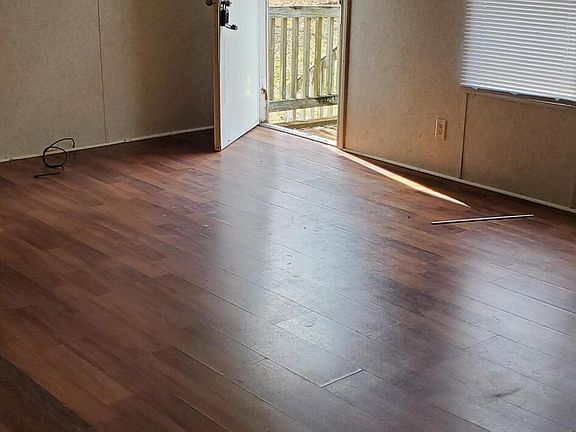 3rd image of 1136 Harristown Rd