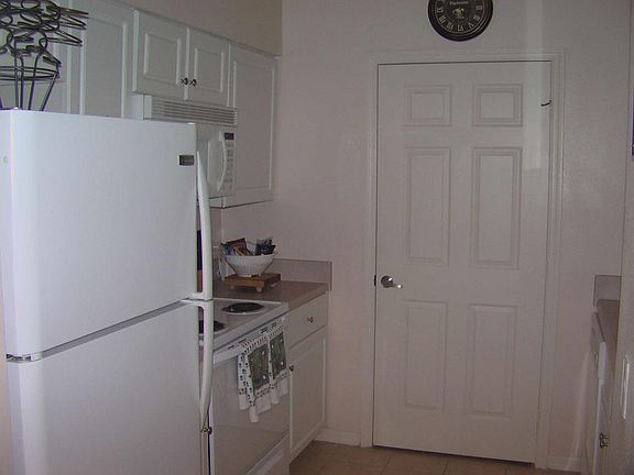 4th image of 4276 Calinda Ln