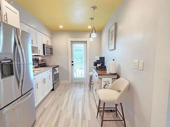 2nd image of 250 NE 42nd St #250