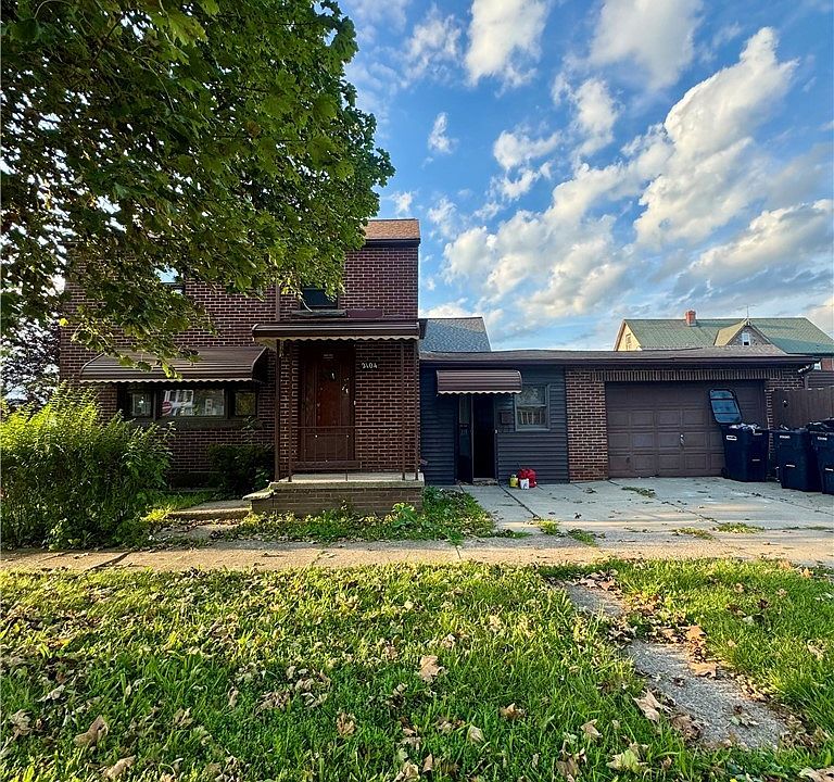 1st image of 2104 Walnut Ave