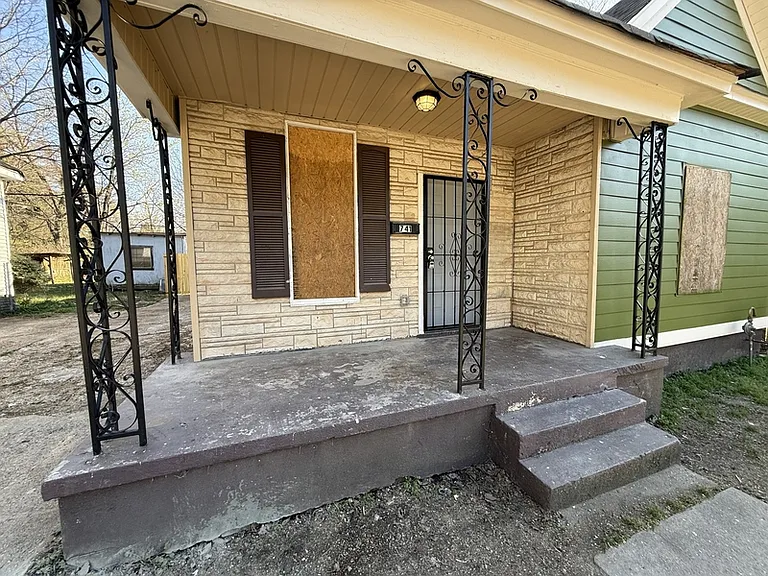 741 E Trigg Ave — Photo 14