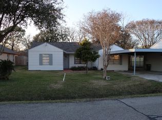 816 S 1st St, La Porte, TX 77571
