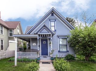 465 Division St, Elgin, IL 60120