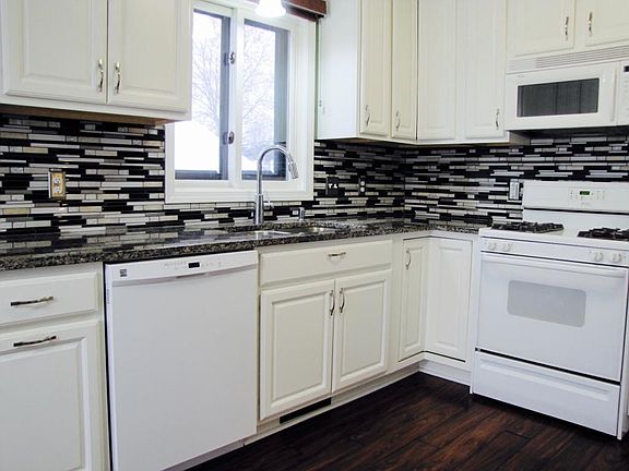 2nd image of 10841 Stutz St NE