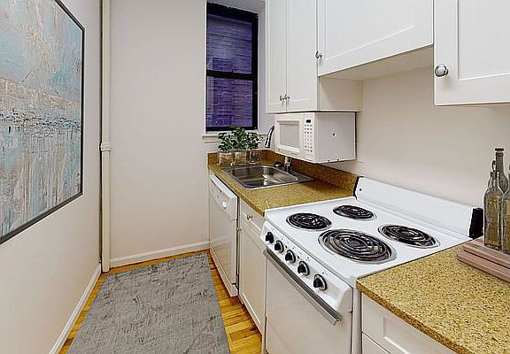 3rd image of 434 E 72nd St APT 6A