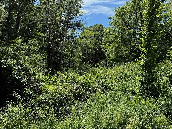 2nd image of Schoolhouse Road