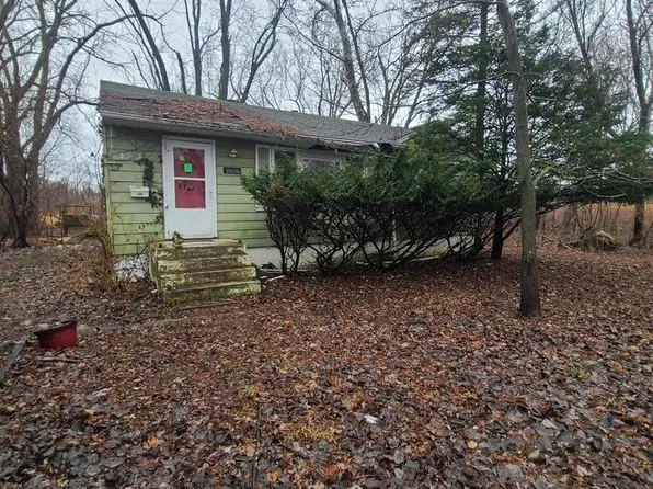 2605 N Pine St, Waukegan, IL 60087