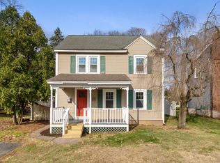 28 Kensington St, Manchester, CT 06040