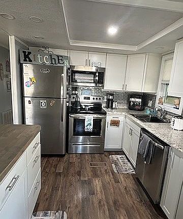 2nd image of 106 N Lake Way