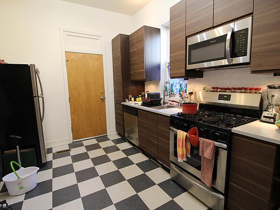 4th image of 1801 W North Ave APT 1R