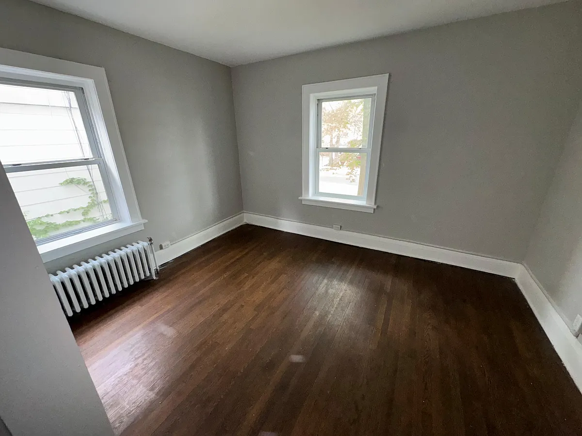 Building Photo - 234 Walnut St #4L