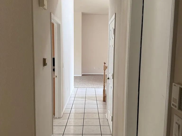 5710 Balsa Ct NE — Photo 10