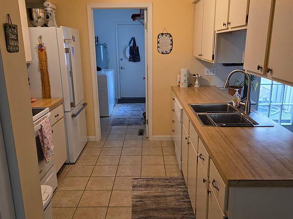 3rd image of 1361 Cleveland Rd W Unit D