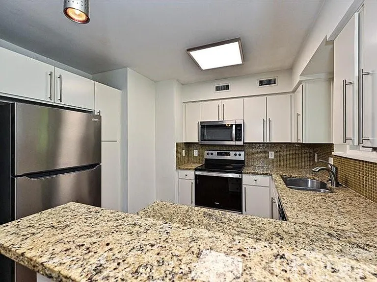 2441 Vail Ave #C4 — Photo 12