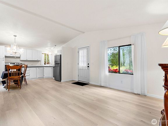 5th image of 14512 246th Street E