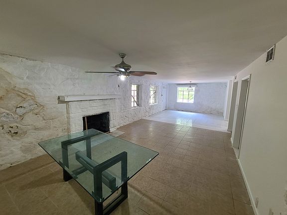 5th image of 1118 Fayetteville Rd