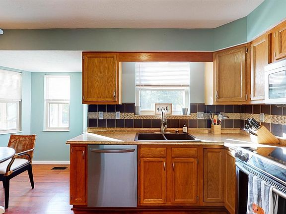 2nd image of 6187 Shawna Ct