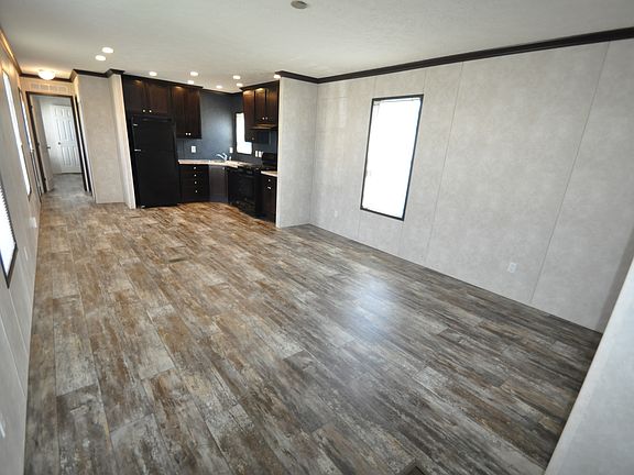 2nd image of 230 Forest Blvd