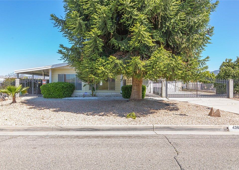 1st image of 43680 Mayberry Ave