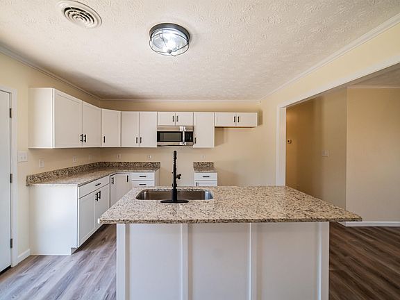 3rd image of 316 Loretta Dr