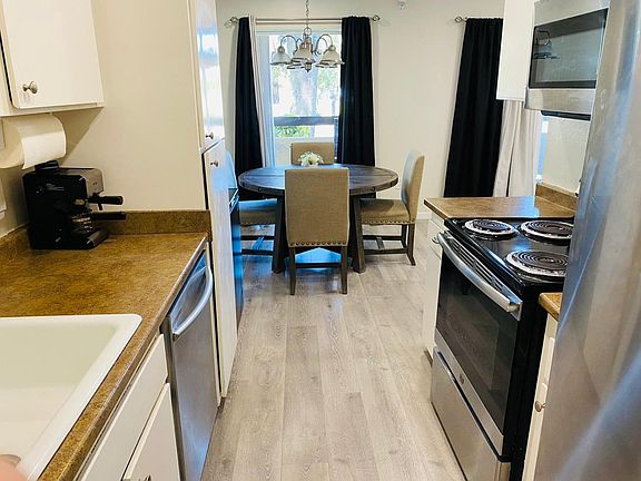 5th image of 276 Tradewinds Dr APT 1