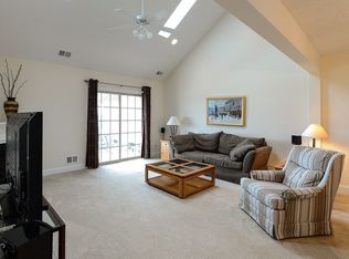 1254 Crest Dr, Oakdale, PA