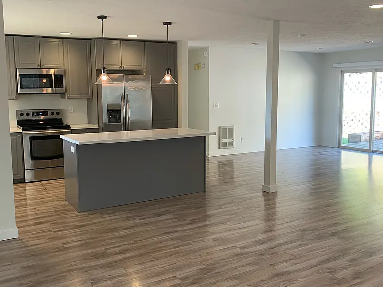2409 Burcham St — Photo 16