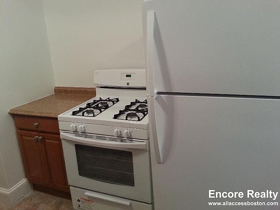 3rd image of 1615 Commonwealth Ave #1RR