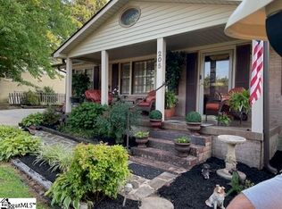 205 Ivy Dr, Simpsonville, SC 29680
