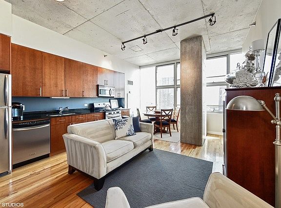 4th image of 1720 S Michigan Ave APT 1507