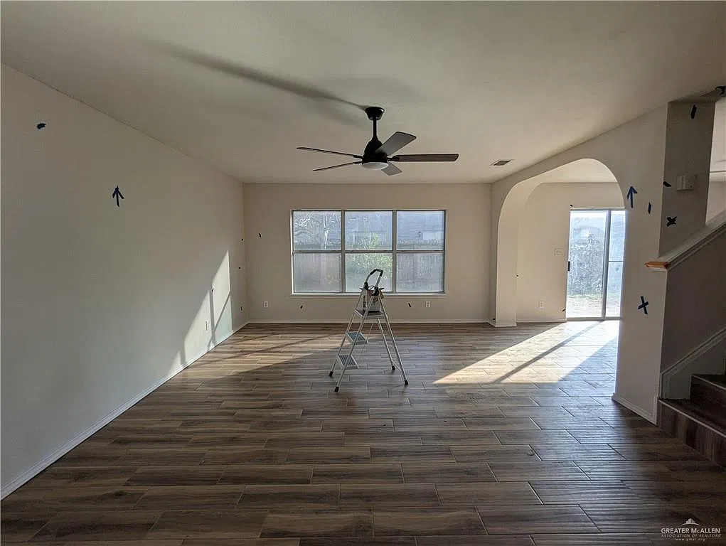 3 bed, 2.5 bath, 1868 sqft, $1,700 — Photo 2