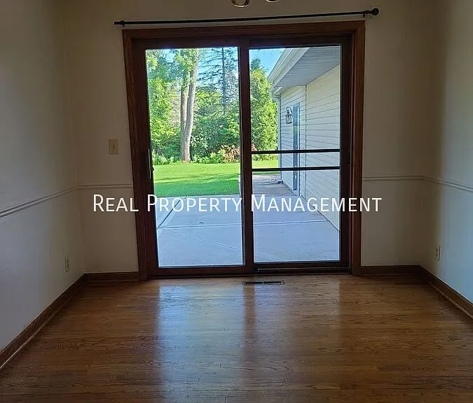 N60W23856 Butternut Ln — Photo 24