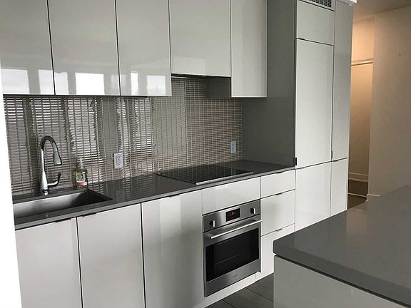 3rd image of 7 Grenville St #2407