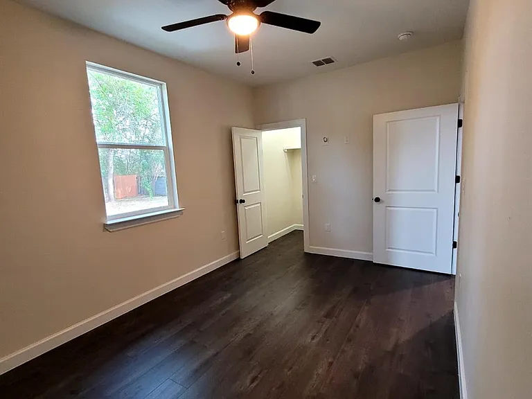 750 S Main St — Photo 17