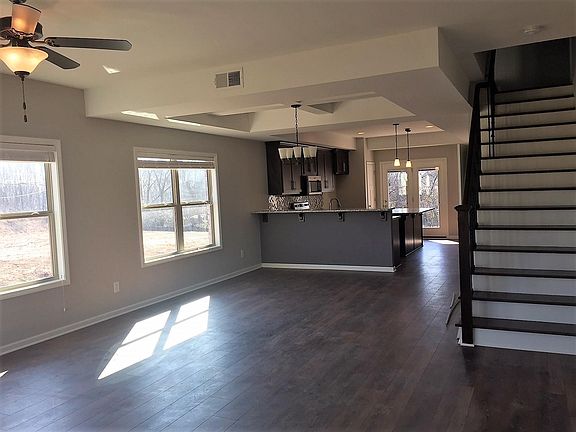 Open Floor plan, great for entertaining