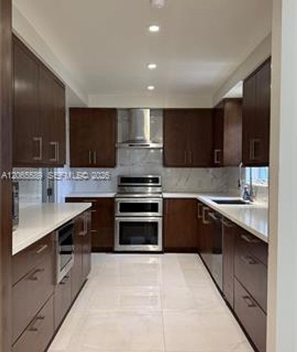 1st image of 921 Belle Meade Island Dr #921