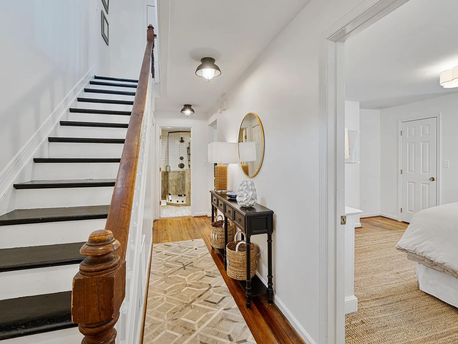 3 bed, 1577 sqft, $3,950 — Photo 3