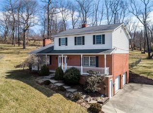 17 Cranberry Ln, Cecil, PA 15321